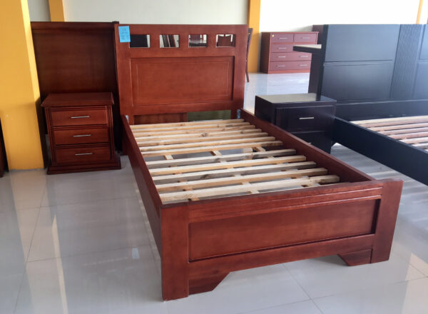 Cama café lineal